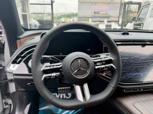 Mercedes Benz E300