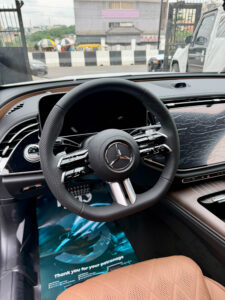 Mercedes Benz E300
