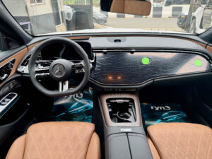 Mercedes Benz E300